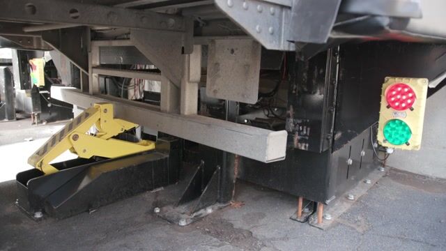 Dockzilla Exterior Dock Leveler with Vehicle Restraint - Dockzilla